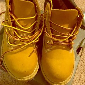 Gently used timberland boots toddler size 8